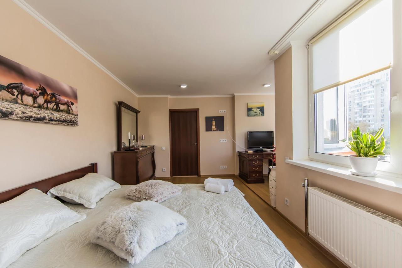 Super Comfort Flat For You Near The Metro. Kiew Exterior foto