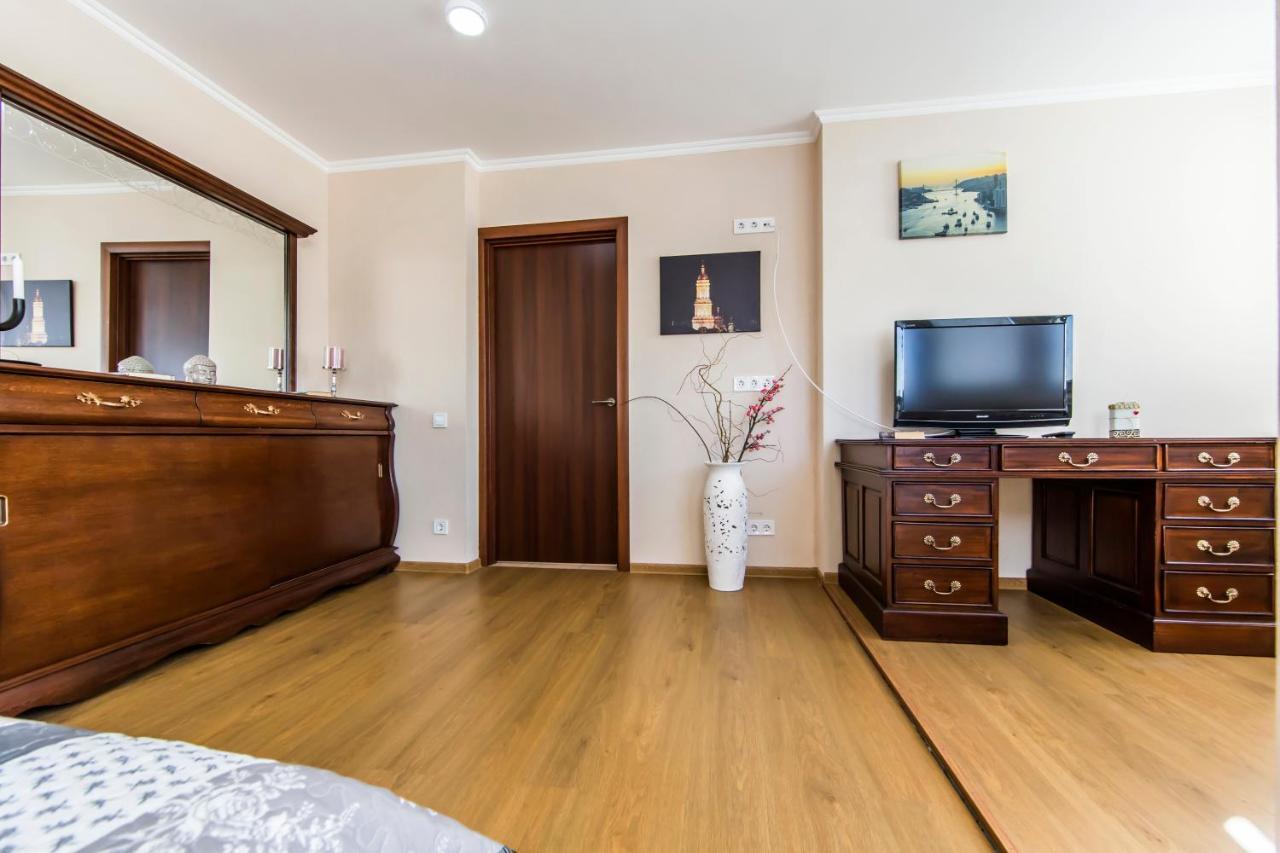 Super Comfort Flat For You Near The Metro. Kiew Exterior foto