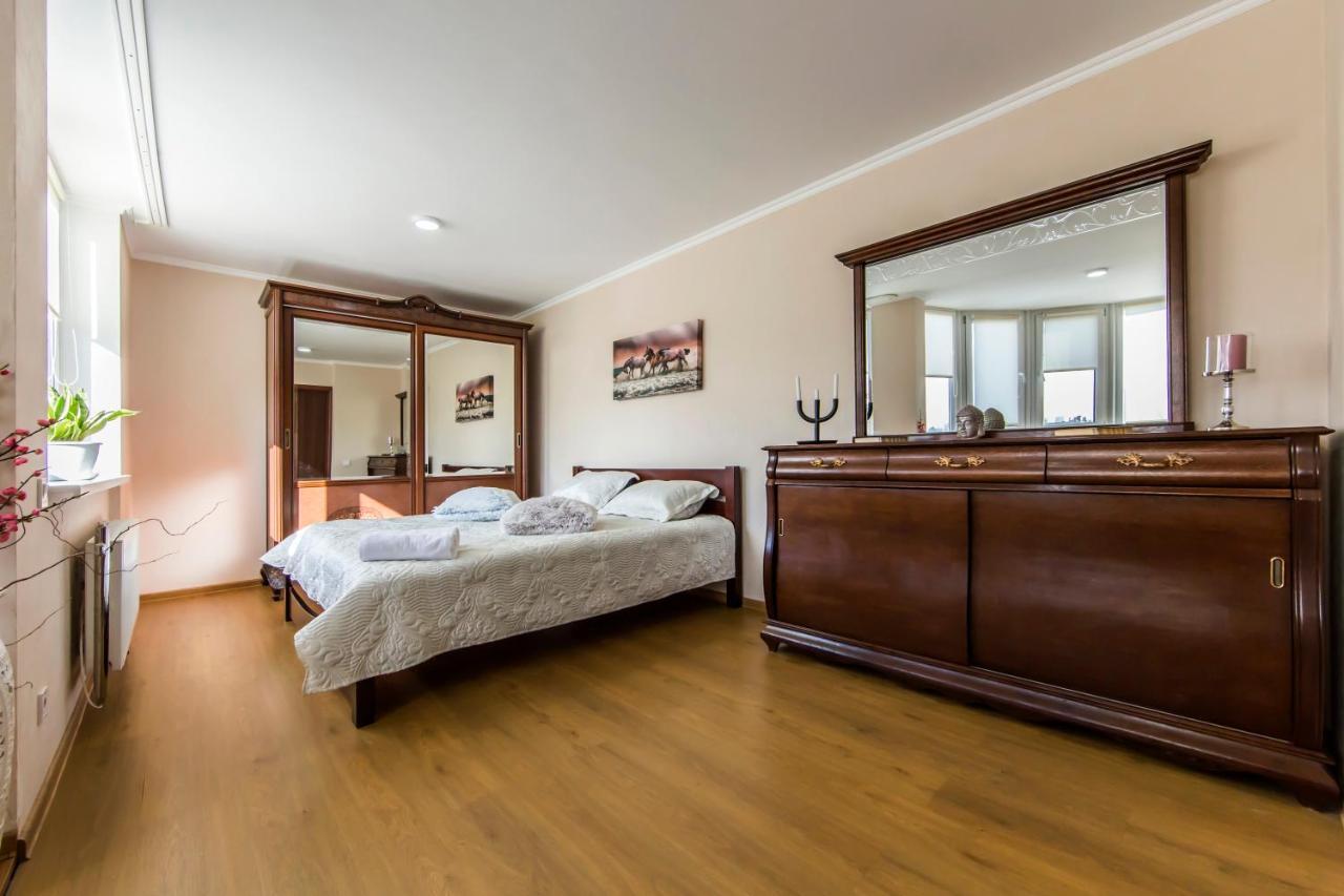 Super Comfort Flat For You Near The Metro. Kiew Exterior foto